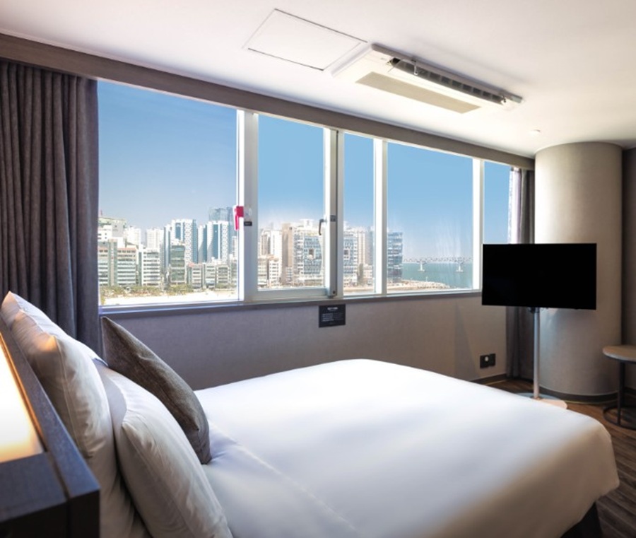 Kent Hotel Gwangalli ocean view room facing Gwangan Bridge